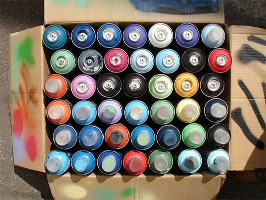 trucos para pintar con spray - caja de spray