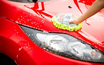 Cómo hacer líquido para lavar autos en seco