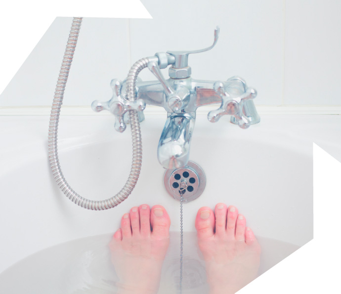 porque tener una ducha de hidromasaje - pies en ba�era