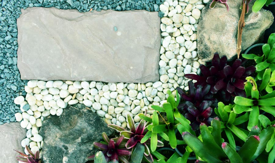 Cómo decorar tu jardín con piedras y malla geotextil