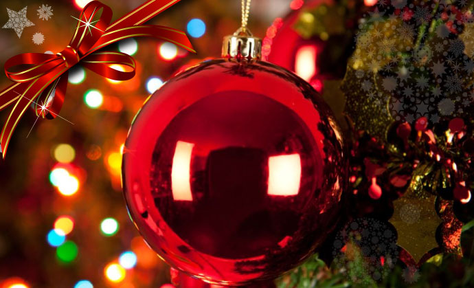 como decorar un arbol segun mi personalidad - esferas rojas brillantes