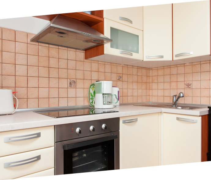 como remodelar una cocina cambiando pisos y paredes desgastados y manchados