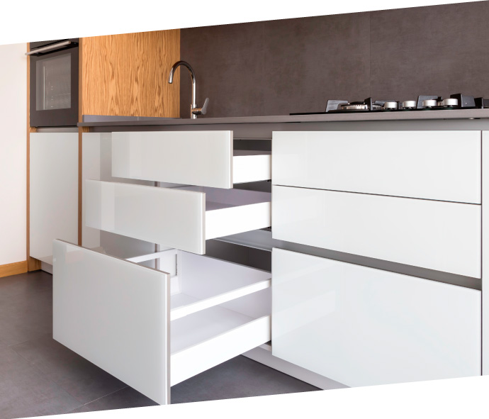 como remodelar la cocina con poco dinero cambiar puertas