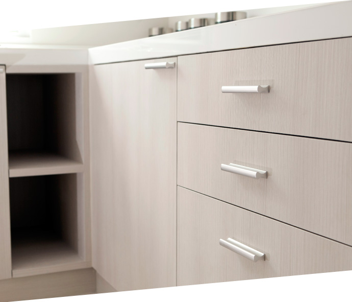 como remodelar la cocina con poco dinero cambia manijas